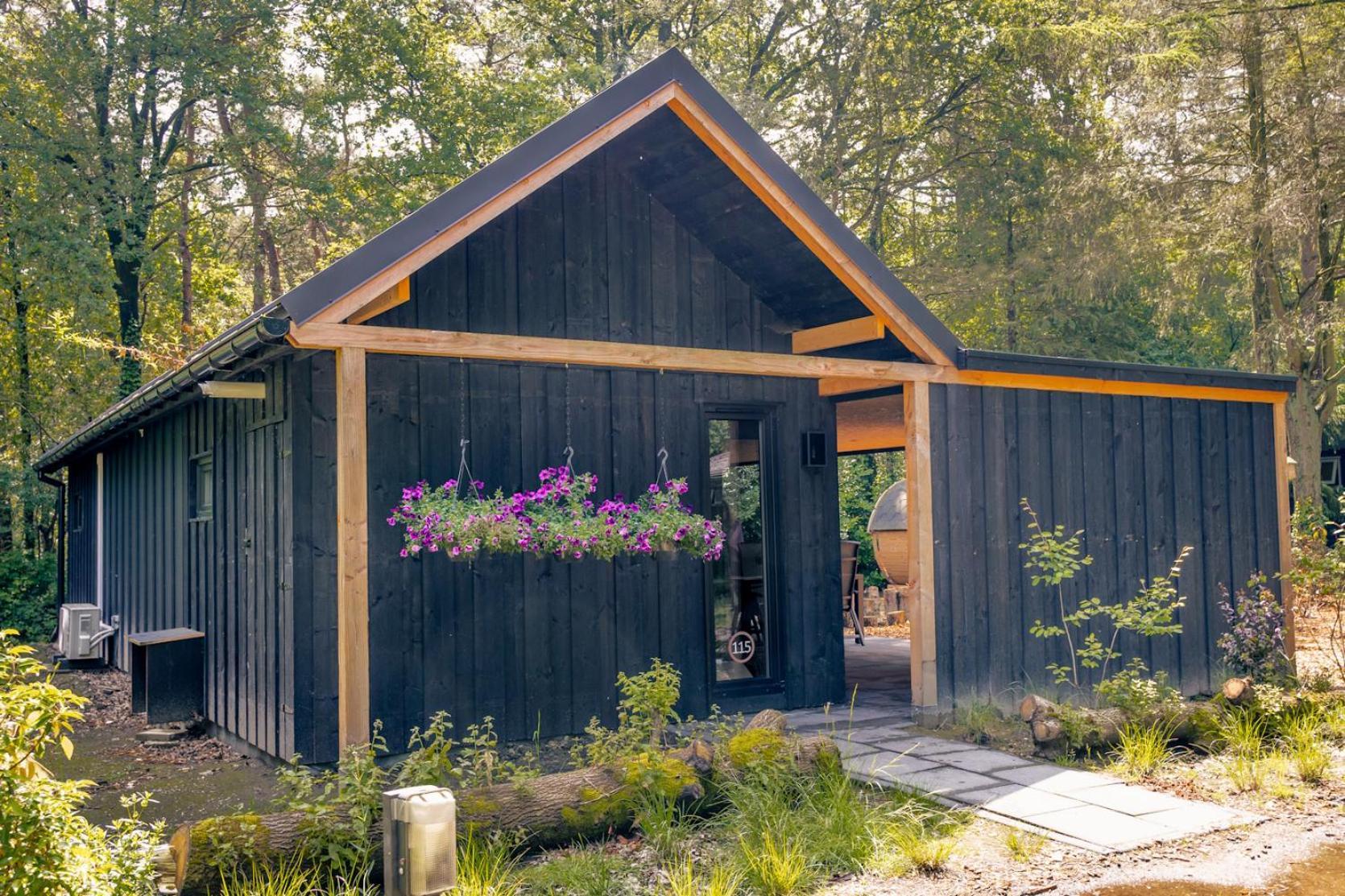 Wellness In The Woods - 4P Tinyhouse Met Prive Sauna & Hottub Diessen Εξωτερικό φωτογραφία